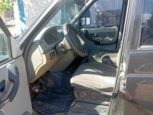 Чорний УАЗ 3163 Patriot, об'ємом двигуна 2.7 л та пробігом 180 тис. км за 2427 $, фото 7 на Automoto.ua