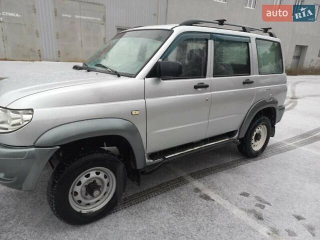 Сірий УАЗ 3163 Patriot, об'ємом двигуна 2.7 л та пробігом 63 тис. км за 5500 $, фото 6 на Automoto.ua