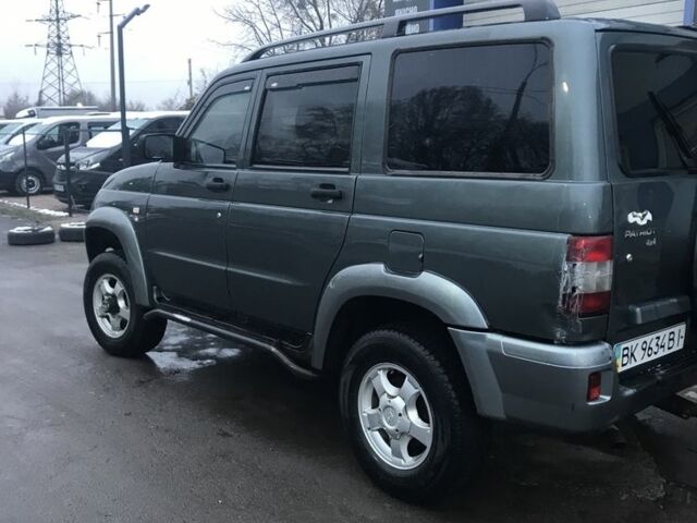 Зеленый УАЗ 3163 Patriot, объемом двигателя 2.7 л и пробегом 170 тыс. км за 2900 $, фото 4 на Automoto.ua