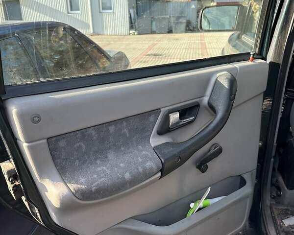 Зеленый УАЗ 3163 Patriot, объемом двигателя 2.69 л и пробегом 100 тыс. км за 6000 $, фото 8 на Automoto.ua