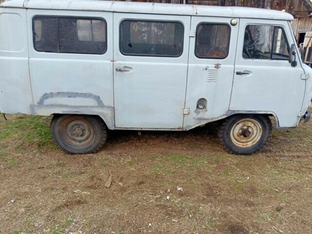 Белый УАЗ 3303, объемом двигателя 2 л и пробегом 45 тыс. км за 700 $, фото 1 на Automoto.ua