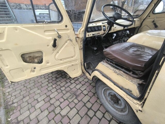 Бежевий УАЗ 3303, об'ємом двигуна 2.5 л та пробігом 32 тис. км за 2500 $, фото 5 на Automoto.ua