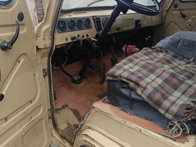 Бежевий УАЗ 3303, об'ємом двигуна 2.4 л та пробігом 30 тис. км за 1609 $, фото 4 на Automoto.ua