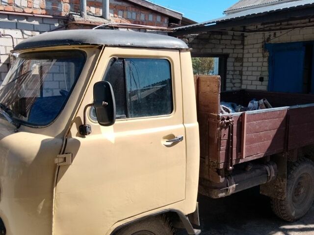 Жовтий УАЗ 3303, об'ємом двигуна 2.4 л та пробігом 41 тис. км за 2000 $, фото 1 на Automoto.ua