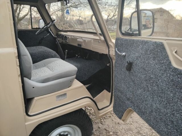 Желтый УАЗ 3303, объемом двигателя 2.5 л и пробегом 28 тыс. км за 4000 $, фото 2 на Automoto.ua