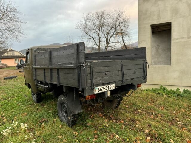 Зеленый УАЗ 3303, объемом двигателя 2.5 л и пробегом 50 тыс. км за 2300 $, фото 2 на Automoto.ua