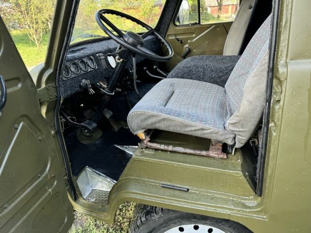 Зеленый УАЗ 3303, объемом двигателя 2.4 л и пробегом 50 тыс. км за 3700 $, фото 1 на Automoto.ua