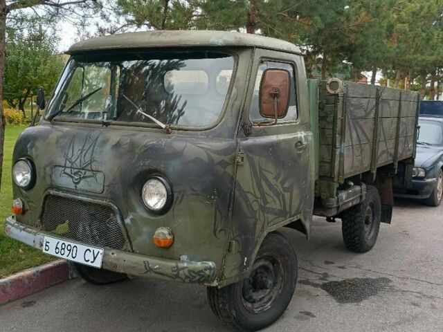 УАЗ 3303 1985 в Погребище на Automoto.ua Зеленый УАЗ 3303, объемом двигателя 2 л и пробегом 300 тыс. км за 1400 $, фото 3 на Automoto.ua