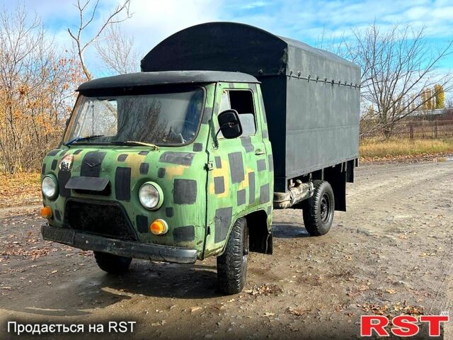 Зеленый УАЗ 3303, объемом двигателя 2.4 л и пробегом 120 тыс. км за 1200 $, фото 1 на Automoto.ua