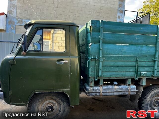 Зеленый УАЗ 3303, объемом двигателя 2.4 л и пробегом 0 тыс. км за 1800 $, фото 1 на Automoto.ua