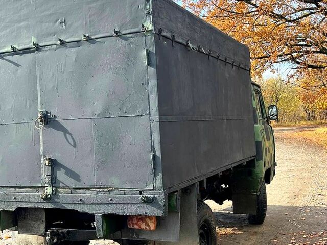 Зеленый УАЗ 3303, объемом двигателя 2.4 л и пробегом 120 тыс. км за 1200 $, фото 2 на Automoto.ua