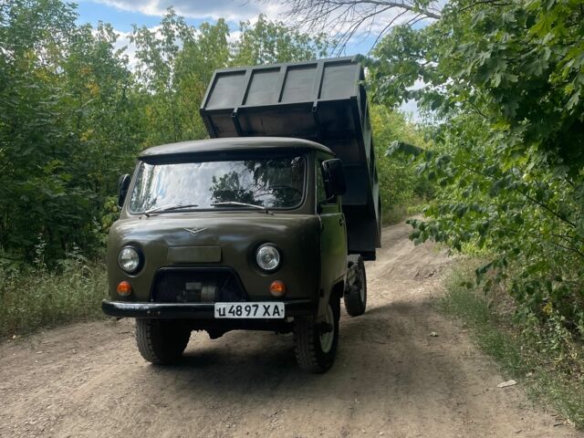 Зелений УАЗ 3303, об'ємом двигуна 2.4 л та пробігом 1000 тис. км за 3000 $, фото 1 на Automoto.ua