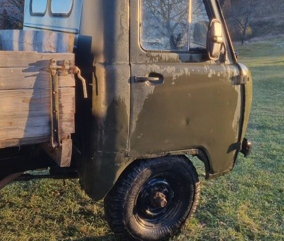 УАЗ 3303 1990 у Косове на Automoto.ua Зелений УАЗ 3303, об'ємом двигуна 0 л та пробігом 100 тис. км за 1950 $, фото 3 на Automoto.ua