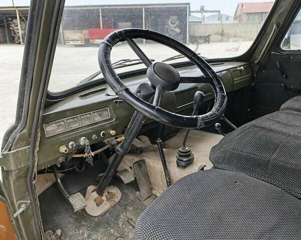 Зеленый УАЗ 3303, объемом двигателя 2.45 л и пробегом 100 тыс. км за 1800 $, фото 2 на Automoto.ua