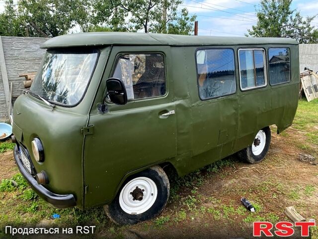 Зеленый УАЗ 3303, объемом двигателя 2.4 л и пробегом 100 тыс. км за 1600 $, фото 2 на Automoto.ua