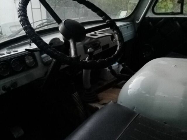 Белый УАЗ 3741, объемом двигателя 2.5 л и пробегом 82 тыс. км за 1836 $, фото 5 на Automoto.ua