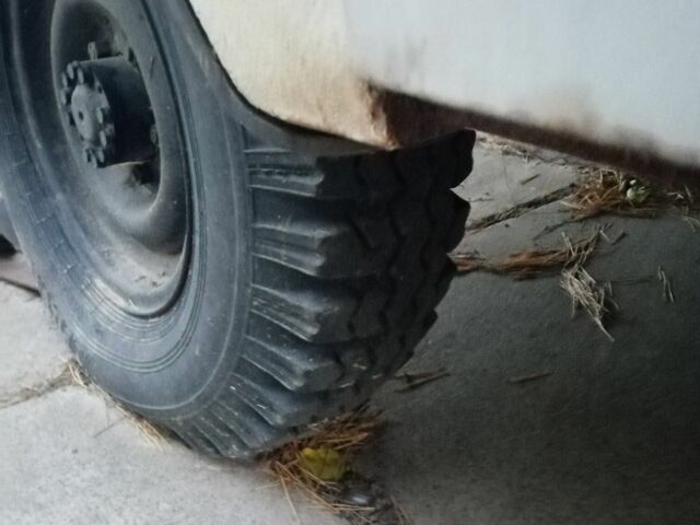 Белый УАЗ 3741, объемом двигателя 2.5 л и пробегом 82 тыс. км за 1836 $, фото 12 на Automoto.ua