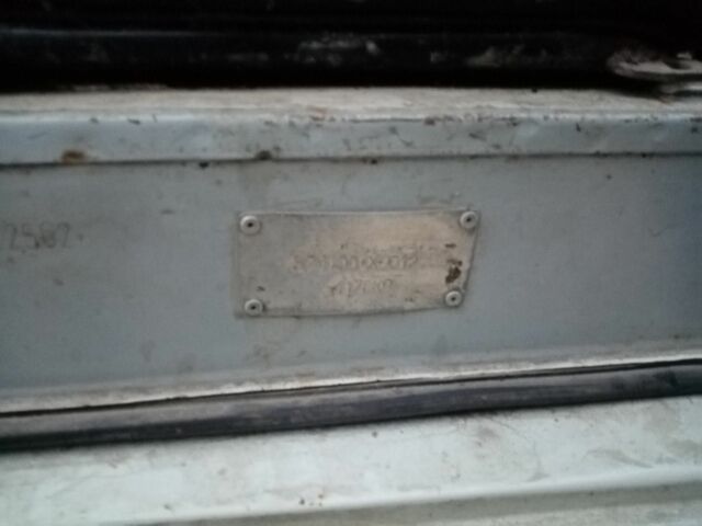 Белый УАЗ 3741, объемом двигателя 2.5 л и пробегом 82 тыс. км за 1836 $, фото 1 на Automoto.ua