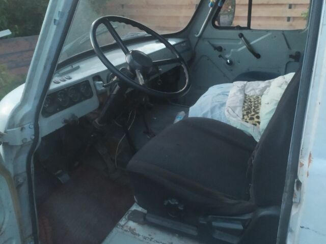 Серый УАЗ 3741, объемом двигателя 2.4 л и пробегом 268 тыс. км за 1500 $, фото 3 на Automoto.ua