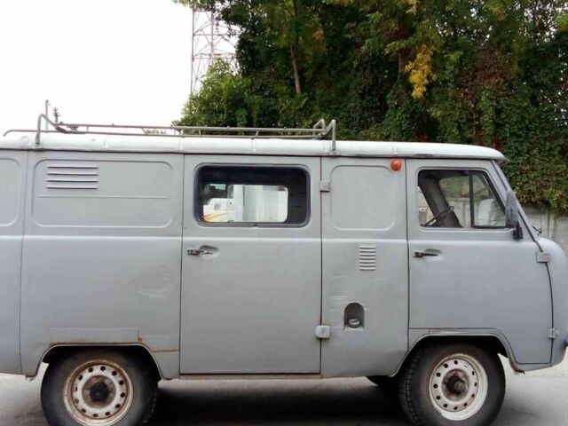 Серый УАЗ 3741, объемом двигателя 2.7 л и пробегом 300 тыс. км за 2415 $, фото 2 на Automoto.ua