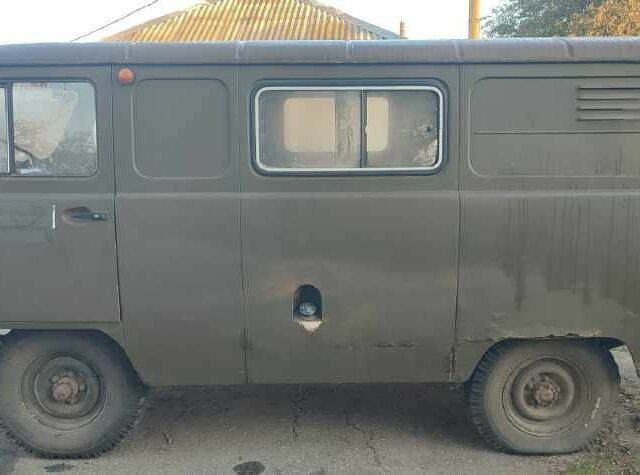 Зелений УАЗ 3909 Фермер, об'ємом двигуна 2.4 л та пробігом 441 тис. км за 1124 $, фото 3 на Automoto.ua