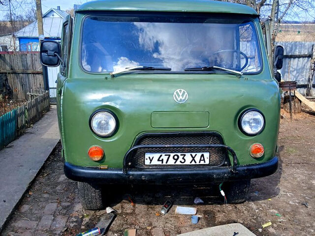 УАЗ 452, объемом двигателя 2.4 л и пробегом 0 тыс. км за 1500 $, фото 2 на Automoto.ua