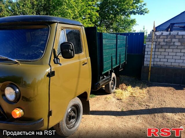 УАЗ 452, объемом двигателя 2.5 л и пробегом 0 тыс. км за 2500 $, фото 3 на Automoto.ua