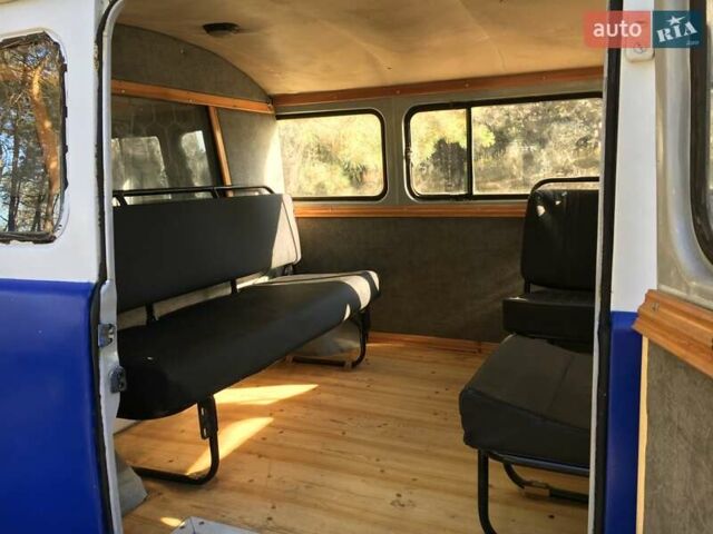 Синий УАЗ 452 пас, объемом двигателя 2.44 л и пробегом 100 тыс. км за 3500 $, фото 6 на Automoto.ua