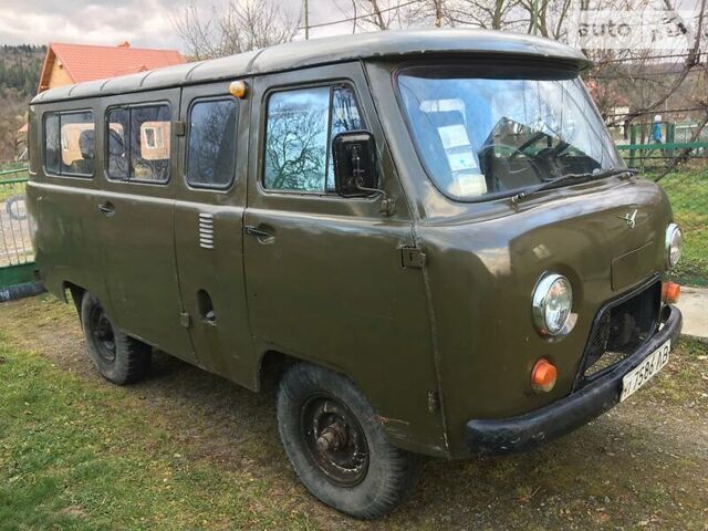 Зелений УАЗ 452 пас, об'ємом двигуна 2.4 л та пробігом 200 тис. км за 2200 $, фото 1 на Automoto.ua