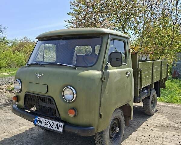 Зеленый УАЗ 452, объемом двигателя 2.5 л и пробегом 16 тыс. км за 2000 $, фото 1 на Automoto.ua
