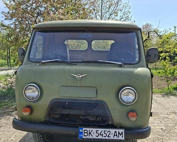 Зеленый УАЗ 452, объемом двигателя 2.5 л и пробегом 16 тыс. км за 2000 $, фото 2 на Automoto.ua