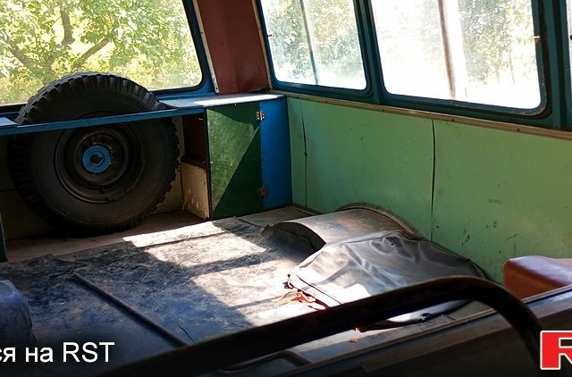 Зеленый УАЗ 452, объемом двигателя 2.4 л и пробегом 92 тыс. км за 2500 $, фото 4 на Automoto.ua