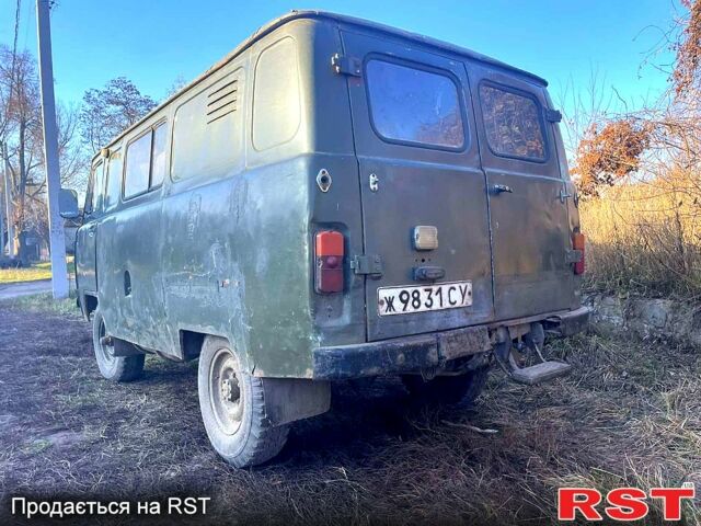 Зеленый УАЗ 452, объемом двигателя 2.4 л и пробегом 0 тыс. км за 1000 $, фото 2 на Automoto.ua