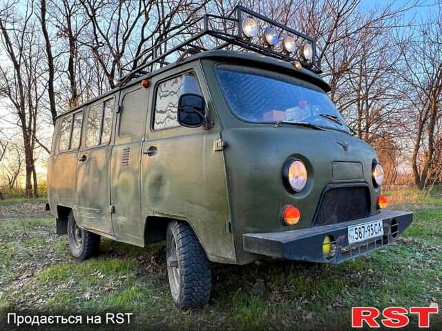 Зеленый УАЗ 452, объемом двигателя 25 л и пробегом 135 тыс. км за 1200 $, фото 2 на Automoto.ua