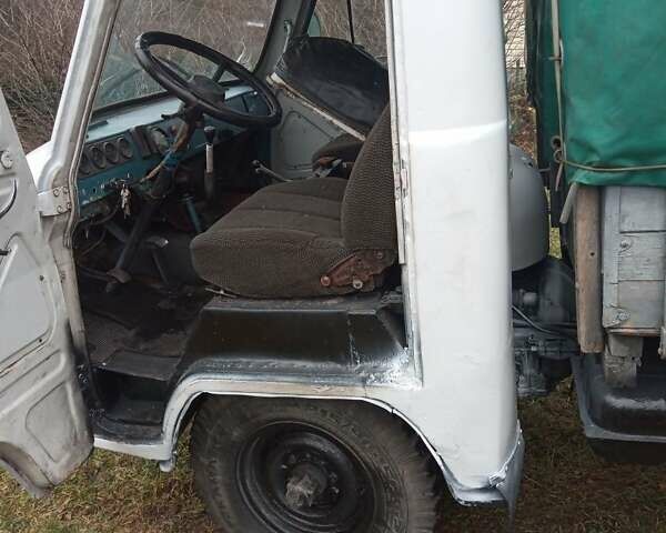 Белый УАЗ 469, объемом двигателя 2 л и пробегом 10 тыс. км за 1850 $, фото 1 на Automoto.ua