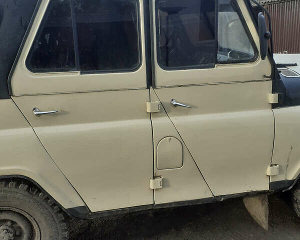Бежевий УАЗ 469, об'ємом двигуна 2.4 л та пробігом 120 тис. км за 1550 $, фото 3 на Automoto.ua