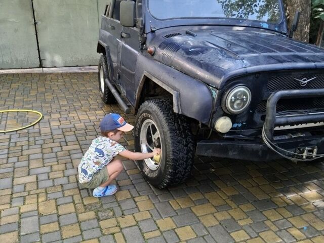 Синий УАЗ 469, объемом двигателя 2.4 л и пробегом 100 тыс. км за 2200 $, фото 1 на Automoto.ua