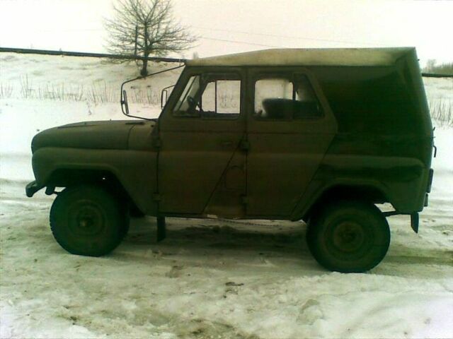 Зеленый УАЗ 469, объемом двигателя 2.4 л и пробегом 156 тыс. км за 1700 $, фото 2 на Automoto.ua