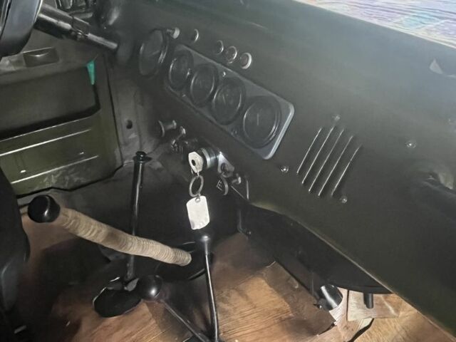Зеленый УАЗ 469, объемом двигателя 2.4 л и пробегом 70 тыс. км за 1700 $, фото 5 на Automoto.ua