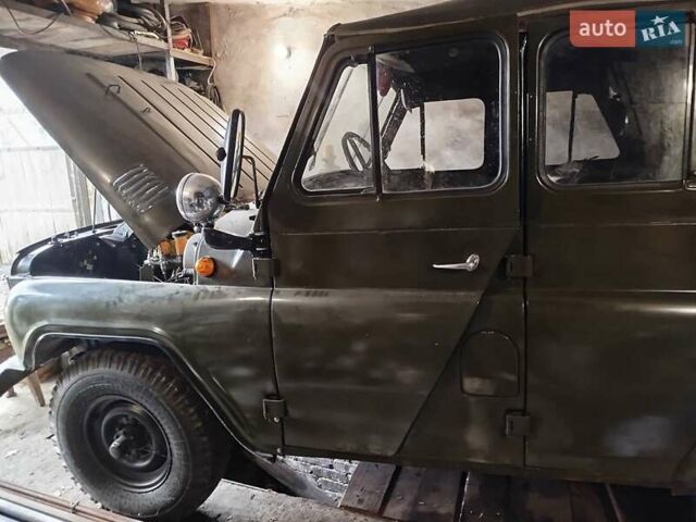 Зелений УАЗ 469Б, об'ємом двигуна 2.4 л та пробігом 200 тис. км за 3000 $, фото 2 на Automoto.ua