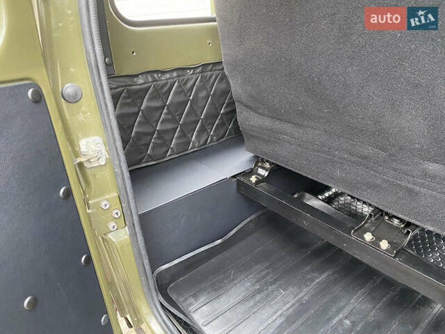 Зелений УАЗ 469Б, об'ємом двигуна 2.44 л та пробігом 1 тис. км за 5000 $, фото 17 на Automoto.ua