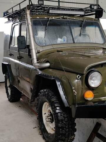 Зелений УАЗ 469Б, об'ємом двигуна 2.4 л та пробігом 120 тис. км за 2700 $, фото 3 на Automoto.ua