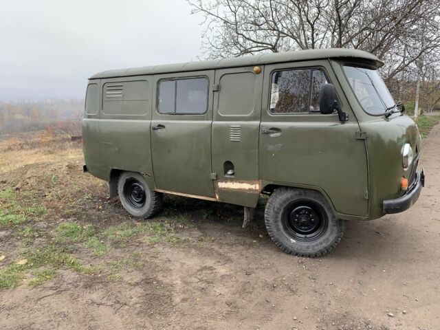 Зеленый УАЗ Другая, объемом двигателя 2.4 л и пробегом 111 тыс. км за 2000 $, фото 2 на Automoto.ua
