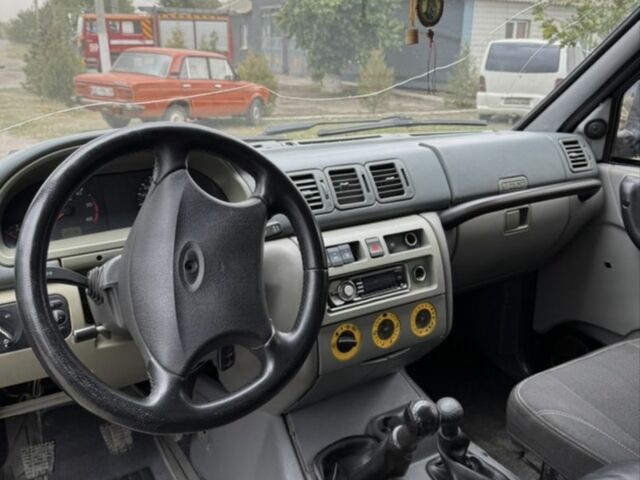 Зеленый УАЗ Другая, объемом двигателя 2.4 л и пробегом 300 тыс. км за 1500 $, фото 4 на Automoto.ua