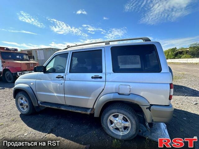 Сірий УАЗ Патріот, об'ємом двигуна 2.7 л та пробігом 755 тис. км за 3410 $, фото 2 на Automoto.ua