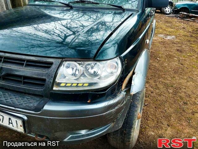 Зеленый УАЗ Патриот, объемом двигателя 2.7 л и пробегом 180 тыс. км за 2600 $, фото 1 на Automoto.ua
