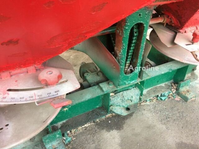 Червоний Уніа Другая, об'ємом двигуна 0 л та пробігом 0 тис. км за 25581 $, фото 2 на Automoto.ua