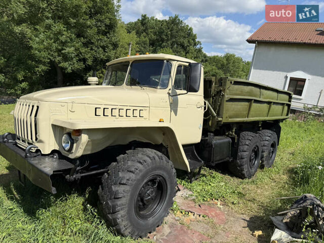 Бежевый Урал 5557, объемом двигателя 10.85 л и пробегом 75 тыс. км за 15700 $, фото 1 на Automoto.ua