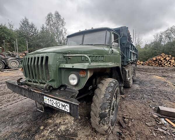 Зеленый Урал 5557, объемом двигателя 10.8 л и пробегом 100 тыс. км за 11000 $, фото 2 на Automoto.ua
