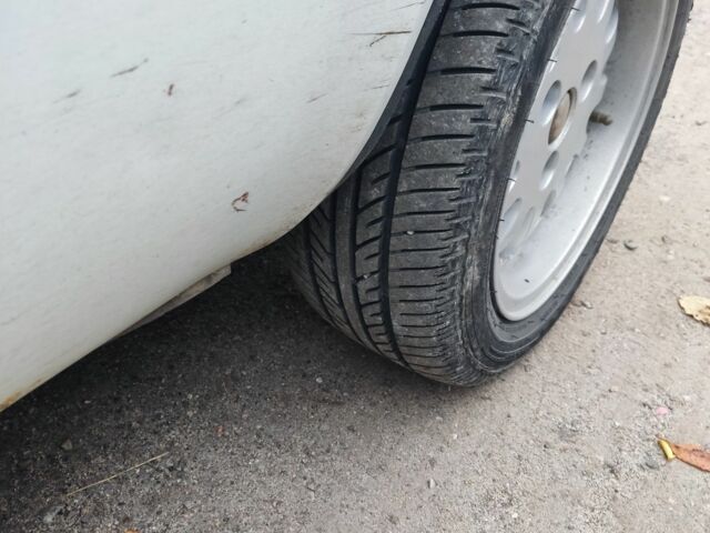 Белый ВАЗ 1111 Ока, объемом двигателя 1 л и пробегом 76 тыс. км за 1200 $, фото 1 на Automoto.ua